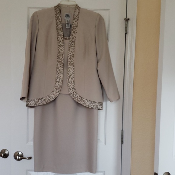 * Host Pick * Elegant dress & jacket - Picture 2 of 8